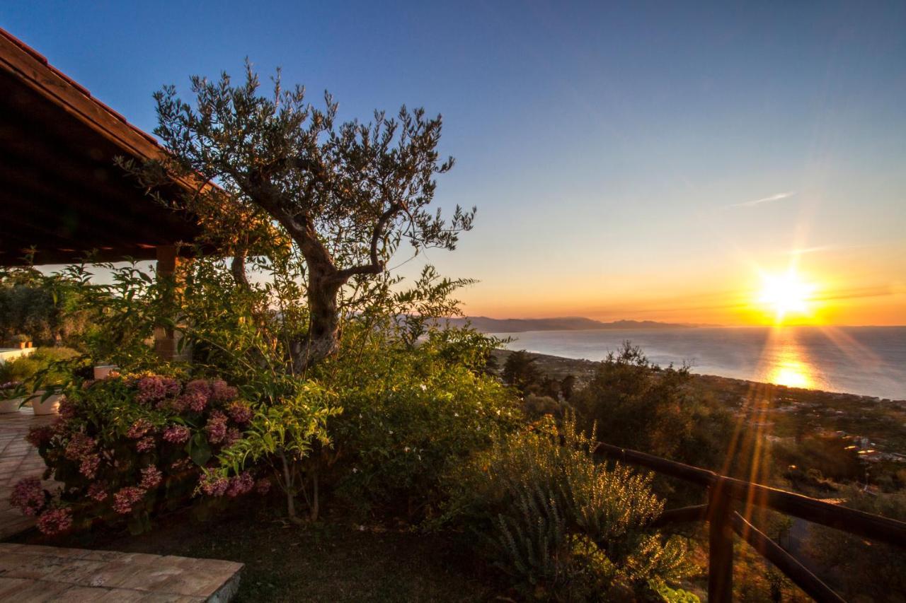 Villa Laura กาโปดอร์ลันโด ภายนอก รูปภาพ