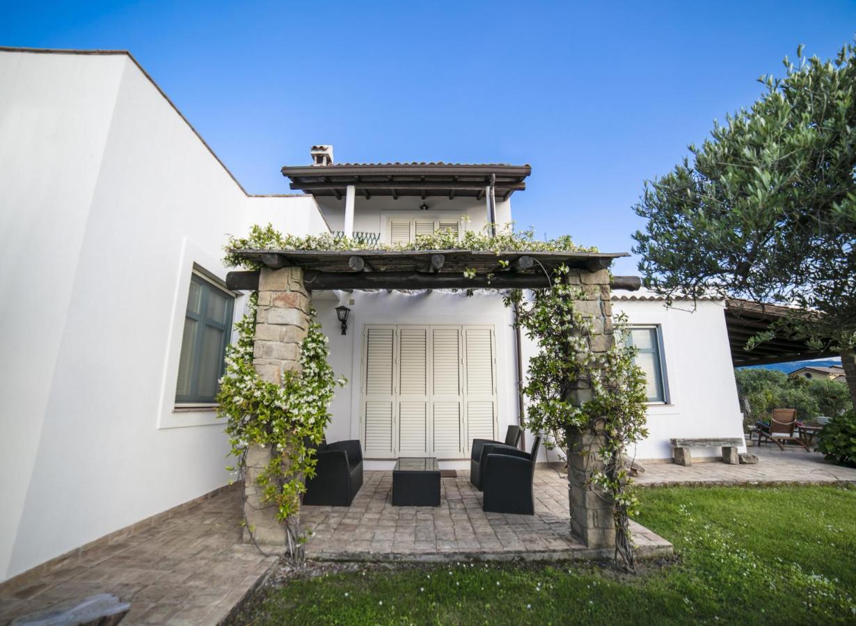 Villa Laura กาโปดอร์ลันโด ภายนอก รูปภาพ